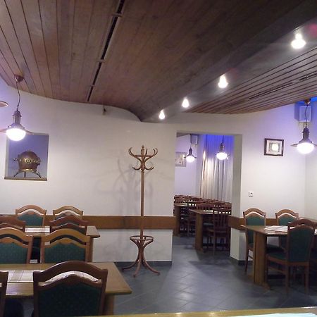 Hotel Laguna Ceske Budejovice Extérieur photo