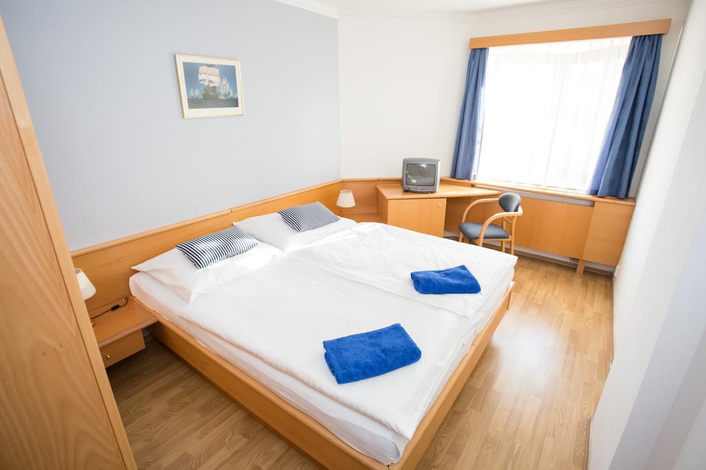 Hotel Laguna Ceske Budejovice Chambre photo