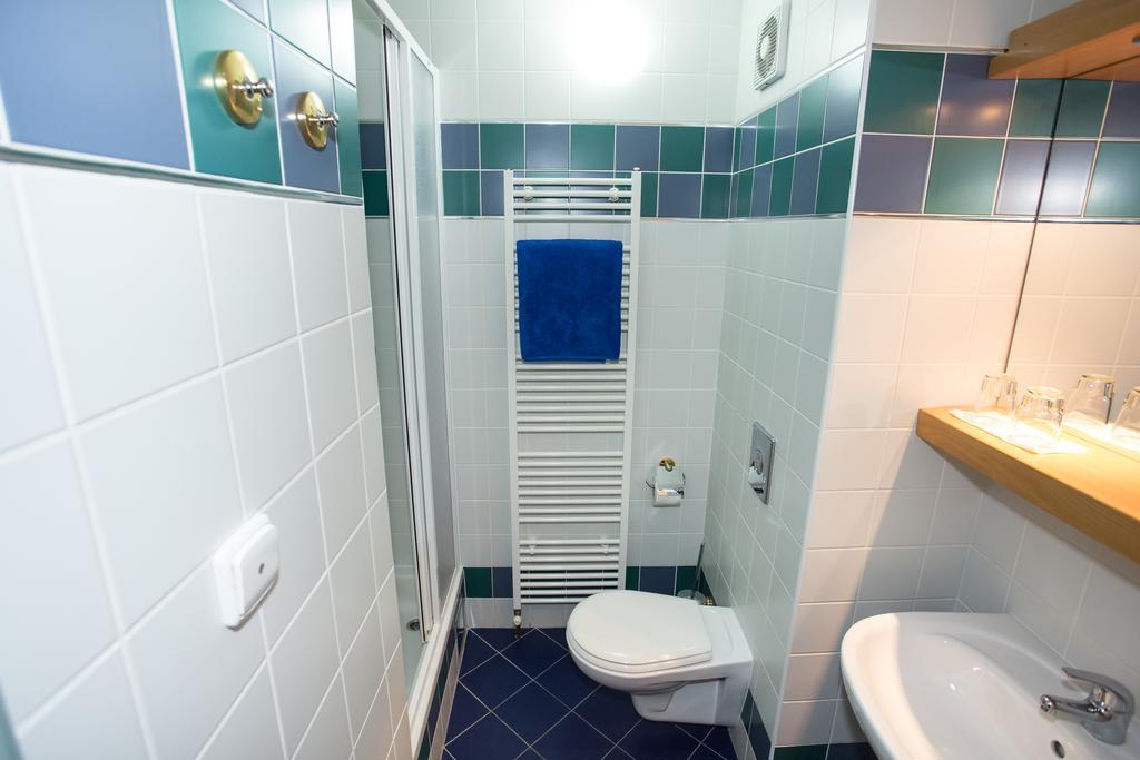 Hotel Laguna Ceske Budejovice Chambre photo